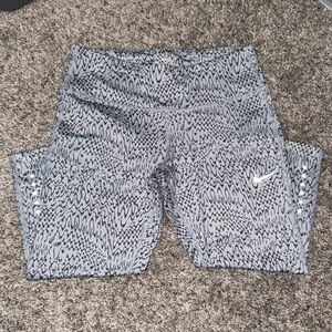 Nike dri-fit crops